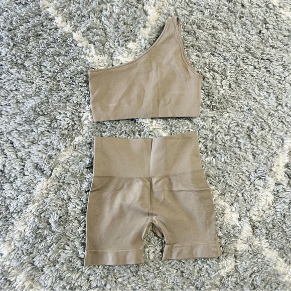 Set Active Sculptflex Ribbed One Shoulder Top sz M with Shorts sz S - Picture 4 of 4